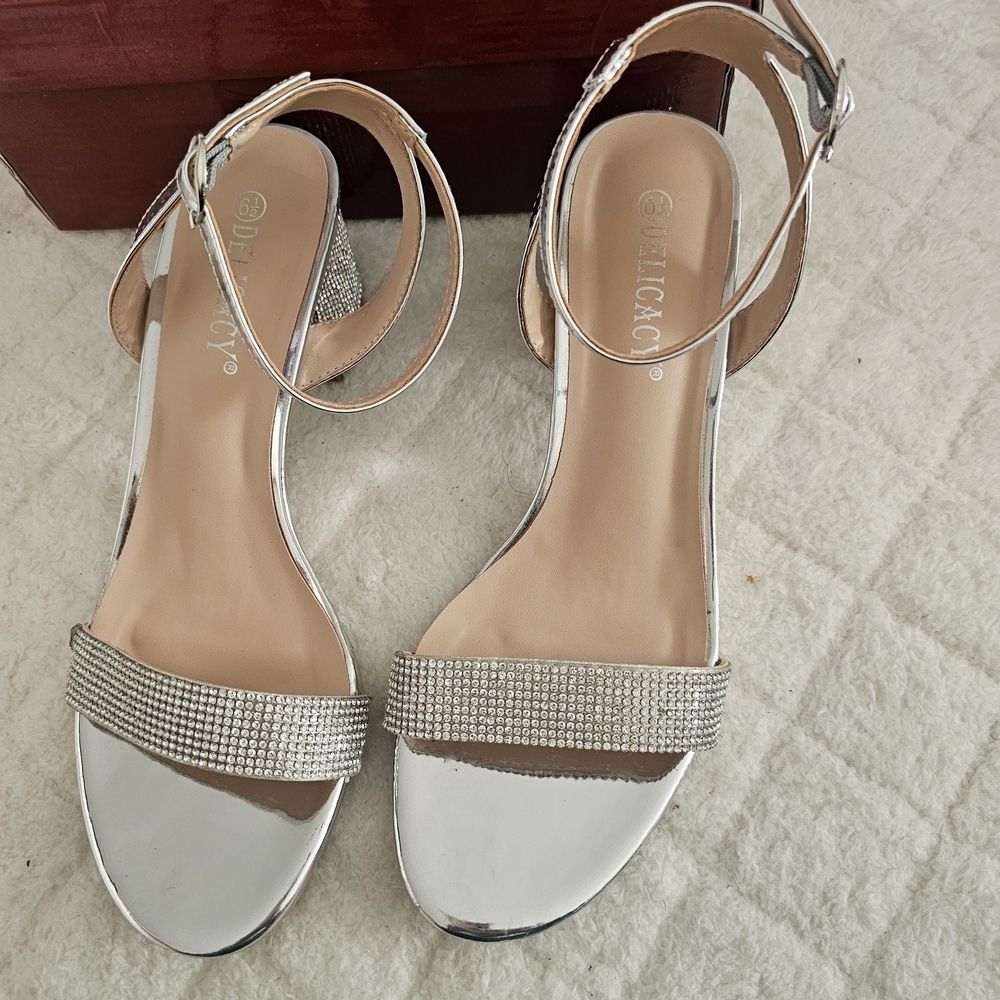 Delicacy Silver Glitter Block Heel Sandals - Picture 4 of 9